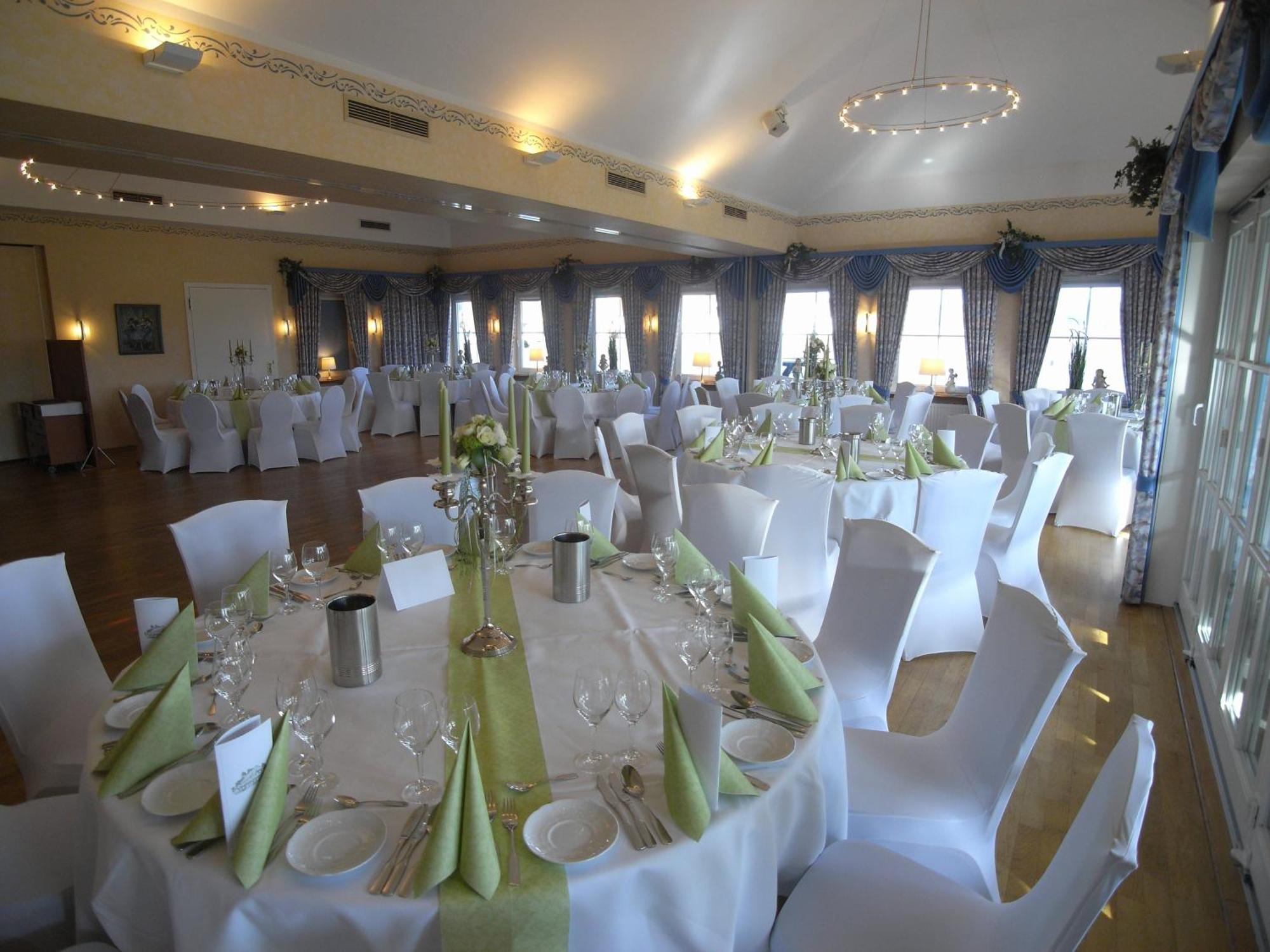 Land-Gut-Hotel Restaurant Kreuz Meyer Штур Экстерьер фото