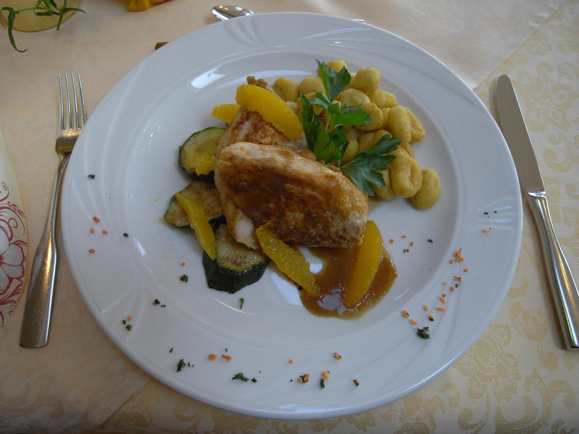 Land-Gut-Hotel Restaurant Kreuz Meyer Штур Экстерьер фото